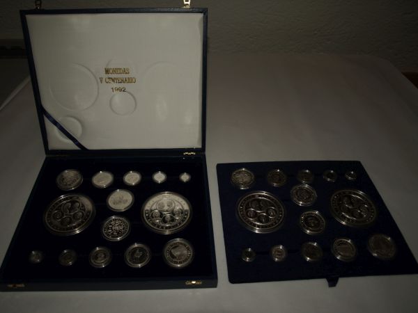 ESTUCHE COMPLETO QUINTO CENTENARIO 1989 A 1992 EN PLATA.